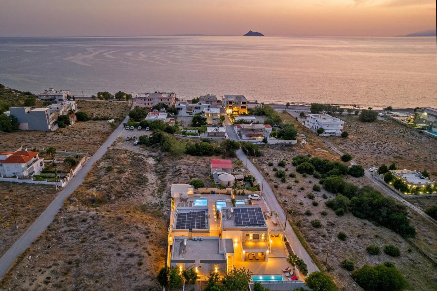 Ammokrinos Luxury Homes,150M From The Beach Kalamaki  Exterior foto